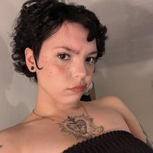  Nude