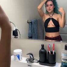  Nude