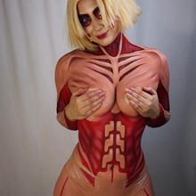  Nude
