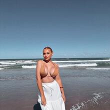  Nude