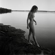  Nude
