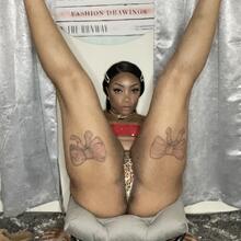  Nude