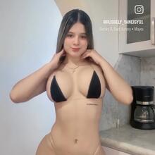  Nude