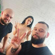  Nude
