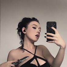  Nude