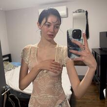  Nude