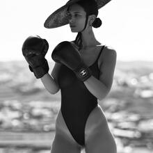  Nude