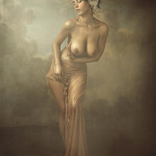  Nude