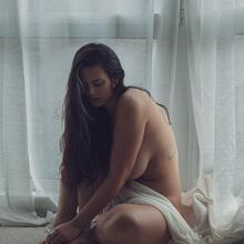  Nude