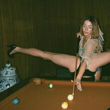  Nude