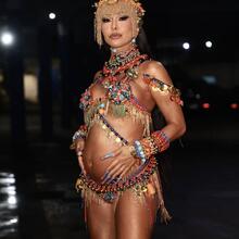  Nude