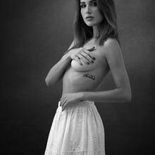  Nude