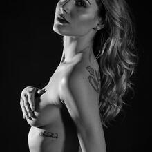  Nude