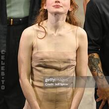  Nude