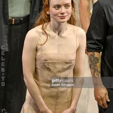  Nude