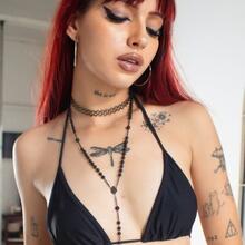  Nude
