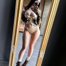  Nude