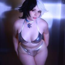  Nude