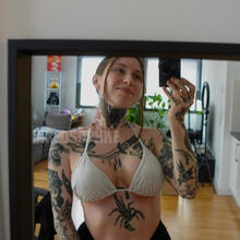  Nude