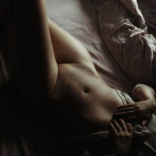  Nude
