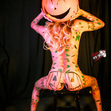  Nude