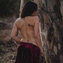  Nude