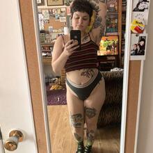  Nude