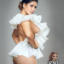  Nude