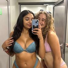  Nude