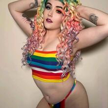  Nude