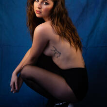  Nude