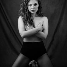  Nude