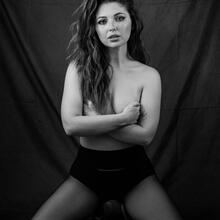  Nude