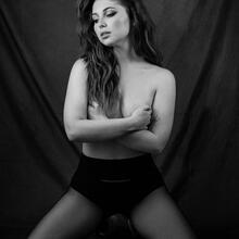  Nude