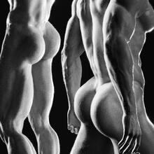  Nude