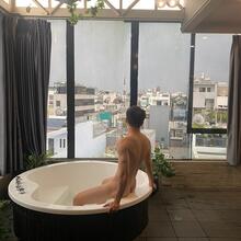  Nude