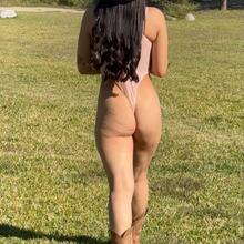  Nude