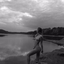  Nude