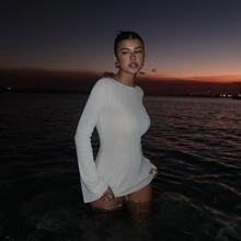  Nude