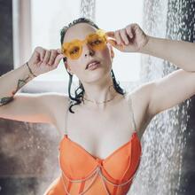  Nude