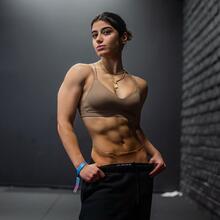  Nude