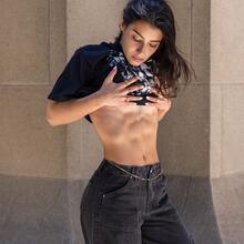  Nude