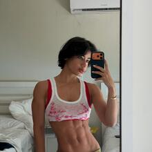  Nude