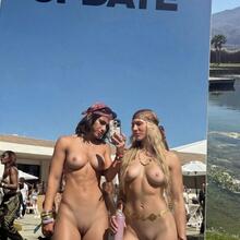 Nude