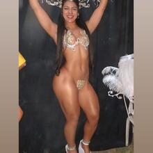  Nude