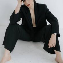  Nude