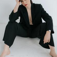  Nude