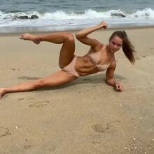 Nude