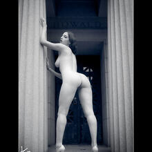 Nude