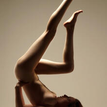  Nude